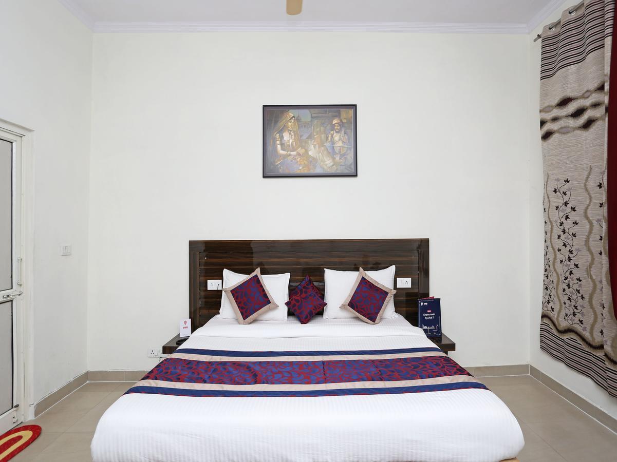 גרייטר נוידה Oyo 8910 Celeste Inn מראה חיצוני תמונה
