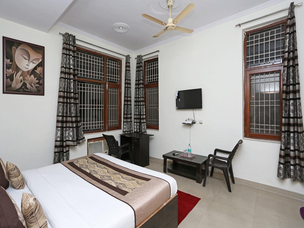 גרייטר נוידה Oyo 8910 Celeste Inn מראה חיצוני תמונה