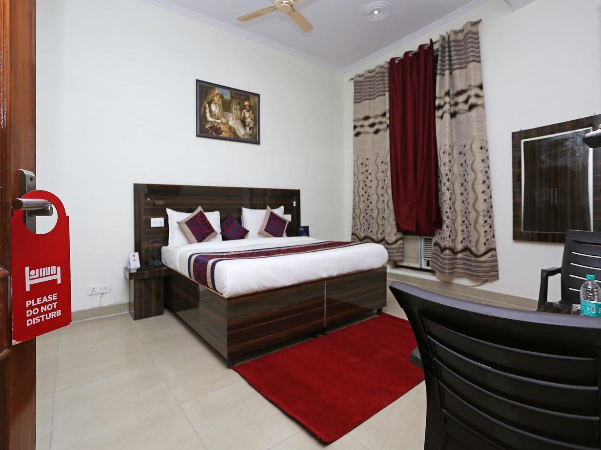 גרייטר נוידה Oyo 8910 Celeste Inn מראה חיצוני תמונה