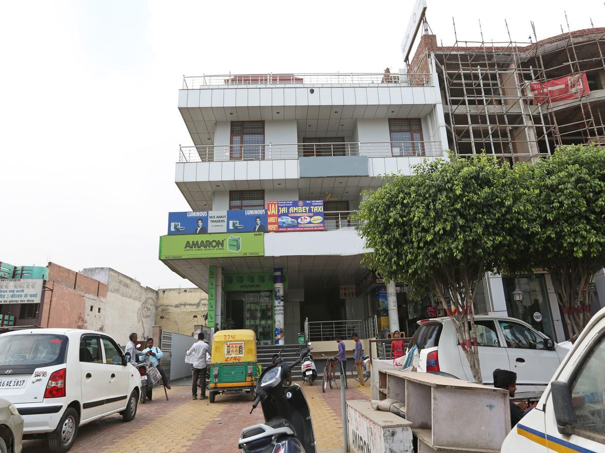 גרייטר נוידה Oyo 8910 Celeste Inn מראה חיצוני תמונה